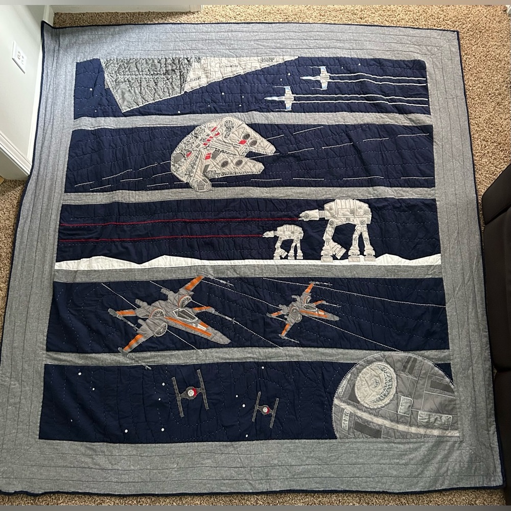 Pottery Barn Kids Star Wars The Last Jedi
full/queen quilt